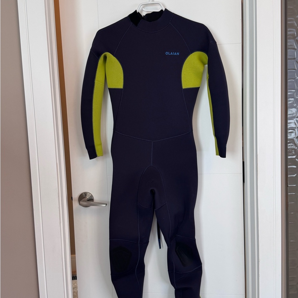 Olaian Kids Wetsuit size large  - Navy and Lime 4mm